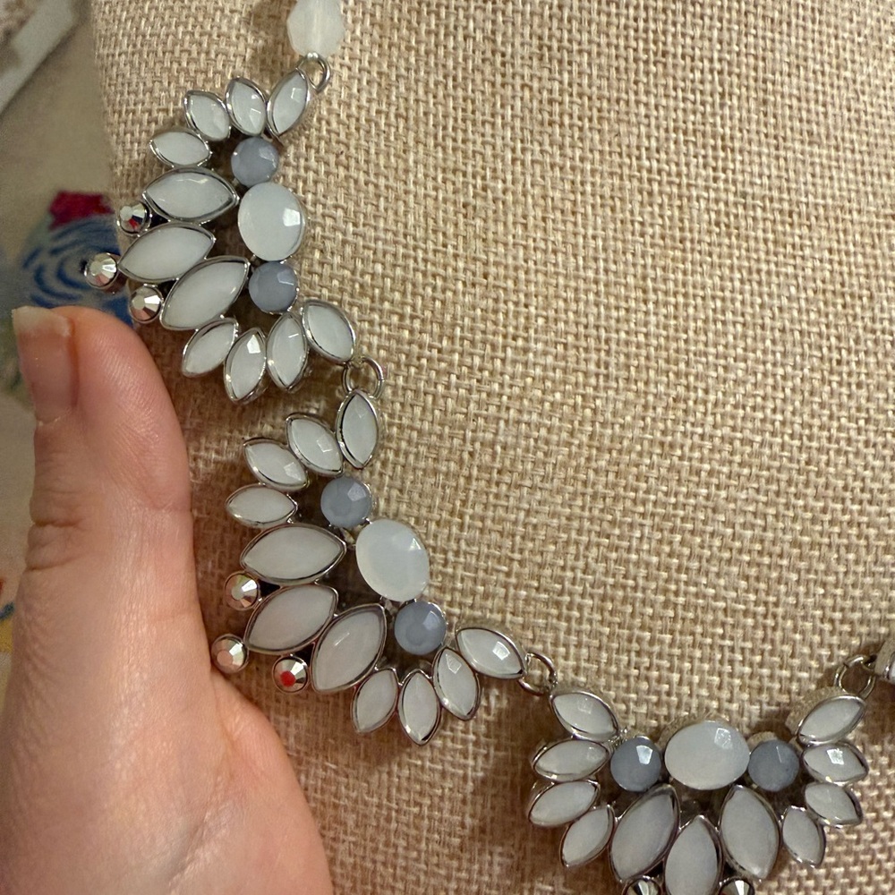 Elegant White and Silver Floral Necklace - Picture 3 of 5
